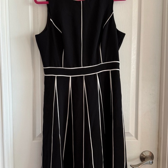 White House Black Market A-Line Dress with Piping Black w Ecru Fit & Flare 10P - Picture 10 of 12